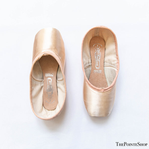 front and back freed classic pro 90 pink satin ballet pointe shoes