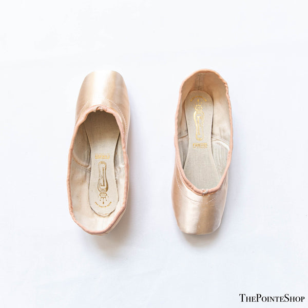 front and back of freed classic dv pink satin ballet pointe shoes